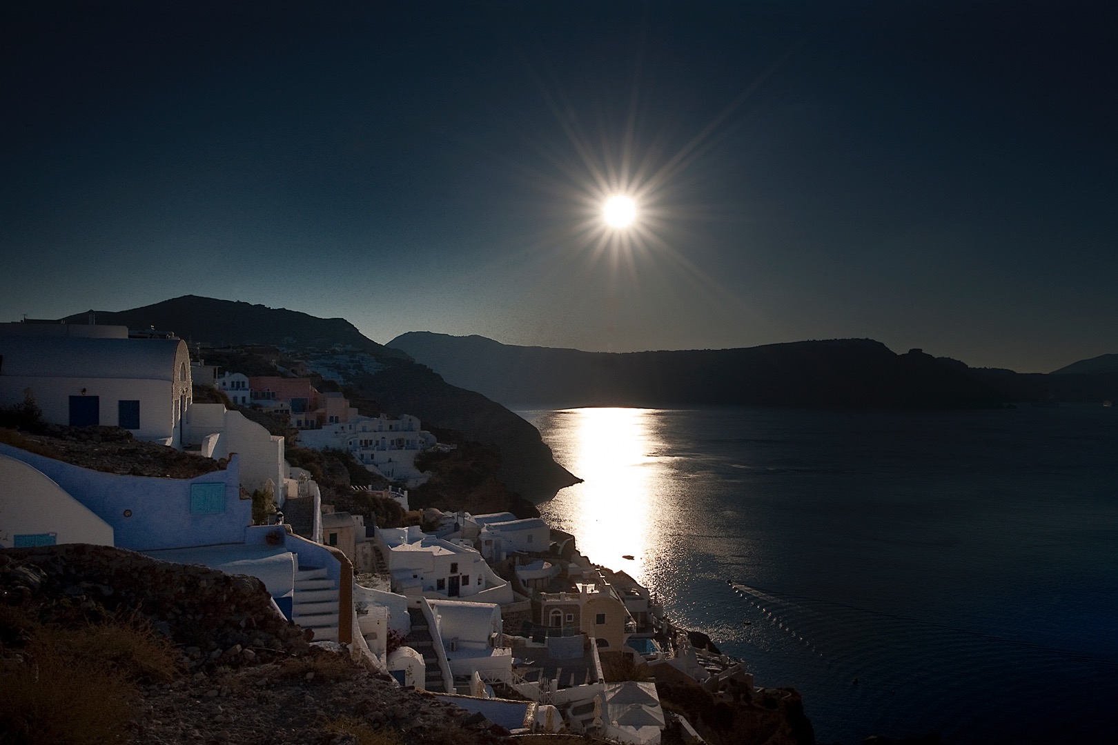 Santorini - 9760.jpg