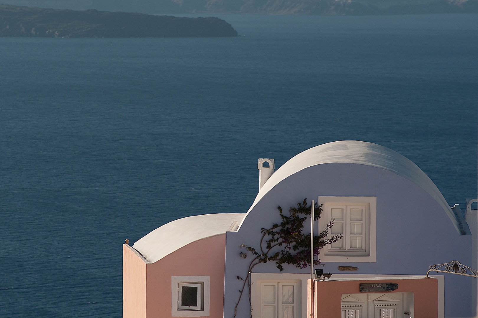 Santorini - 9814.jpg