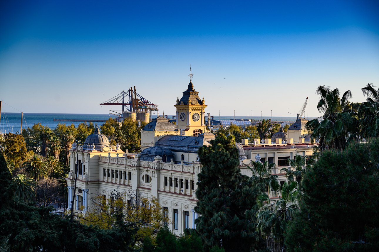 Il Municipio di Malaga dalla salita al Castello