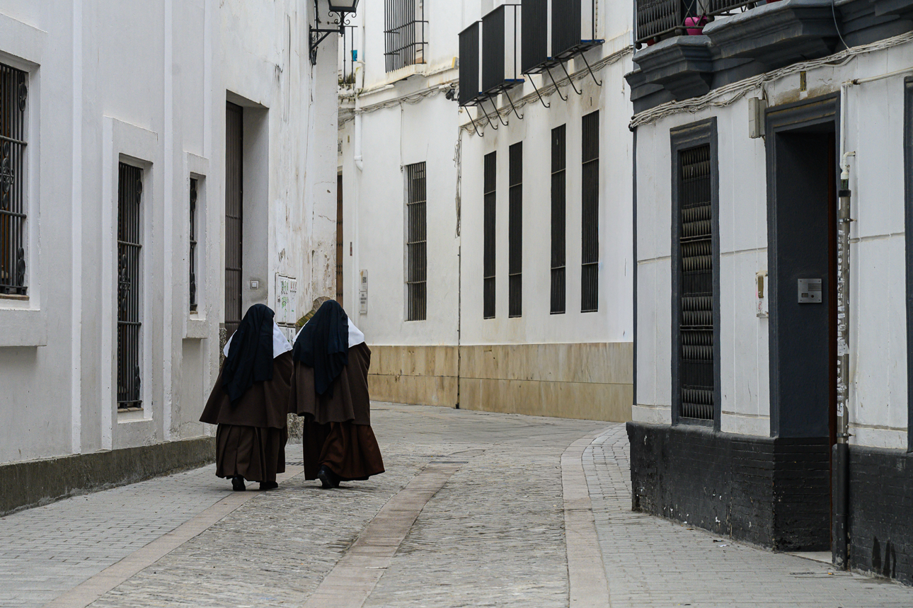 La zona &egrave; ricca di conventi (alcuni di clausura) dove &egrave; possibile, comunque, acquistare dei dolcetti tipici