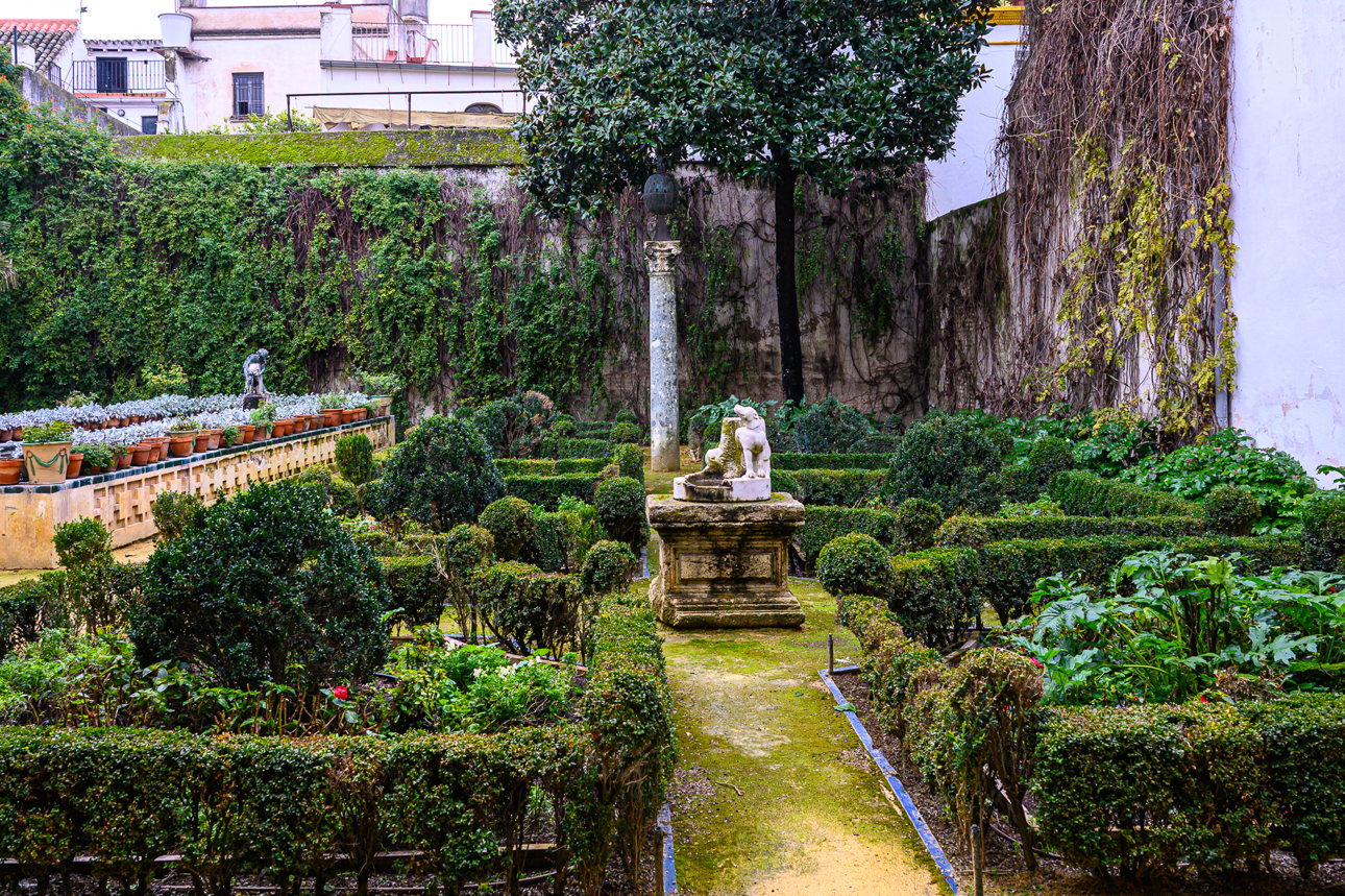 Don Fadrique fece un pellegrinaggio in Terra Santa tra il 1518 e il 1520. Al suo ritorno, stabil&igrave; una Via Crucis a Siviglia, il cui punto di partenza era proprio il suo palazzo.