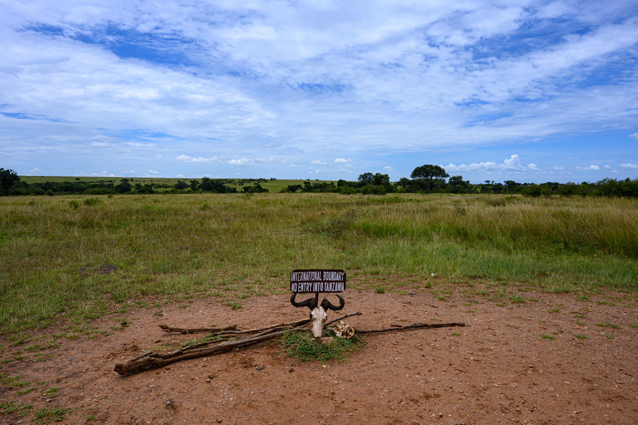 Confine tra Kenya (Masai Mara) e Tanzania (Serengeti)