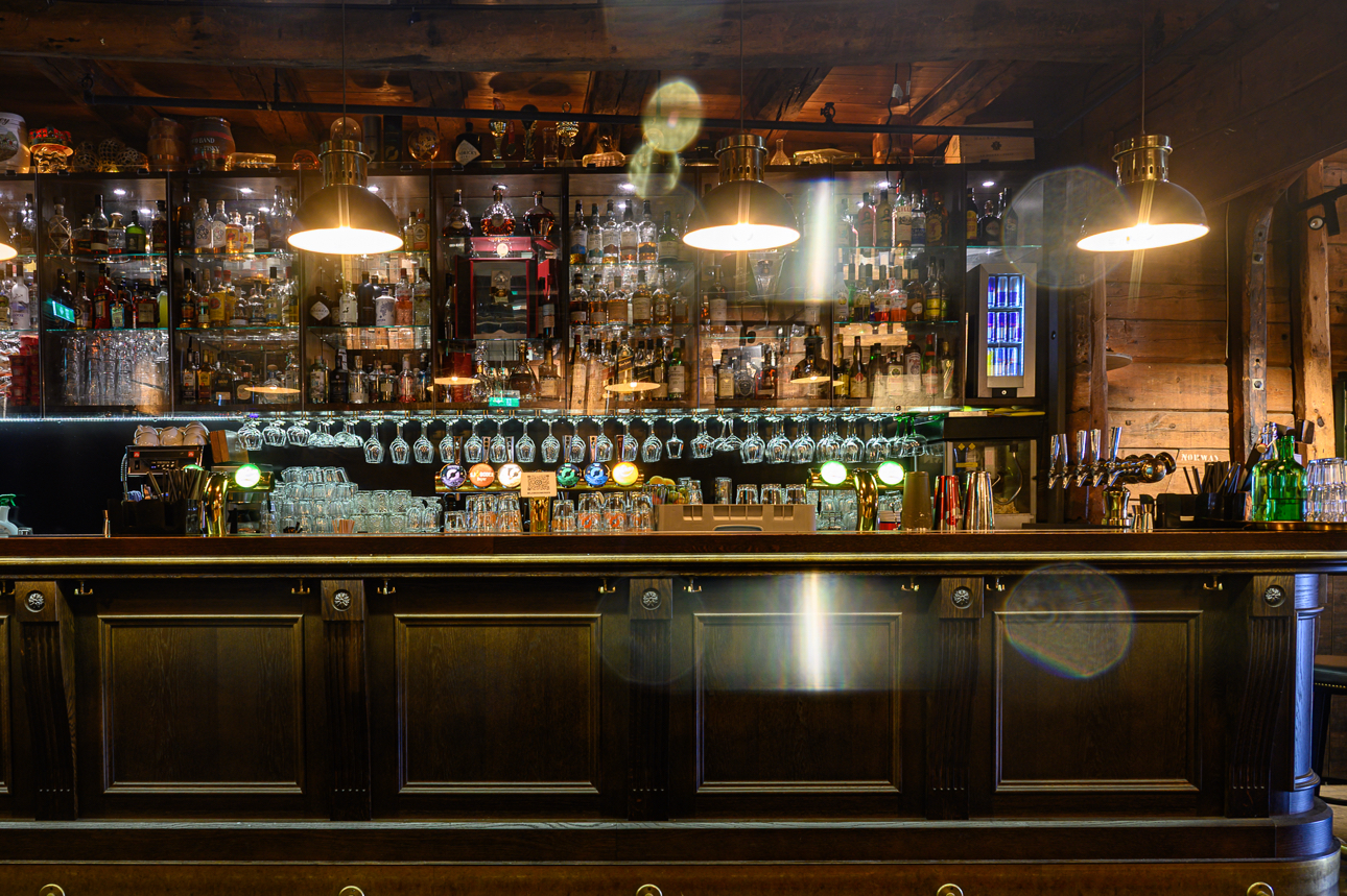 Il Sj&oslash;boden locale famoso per i drink e la musica dal vivo