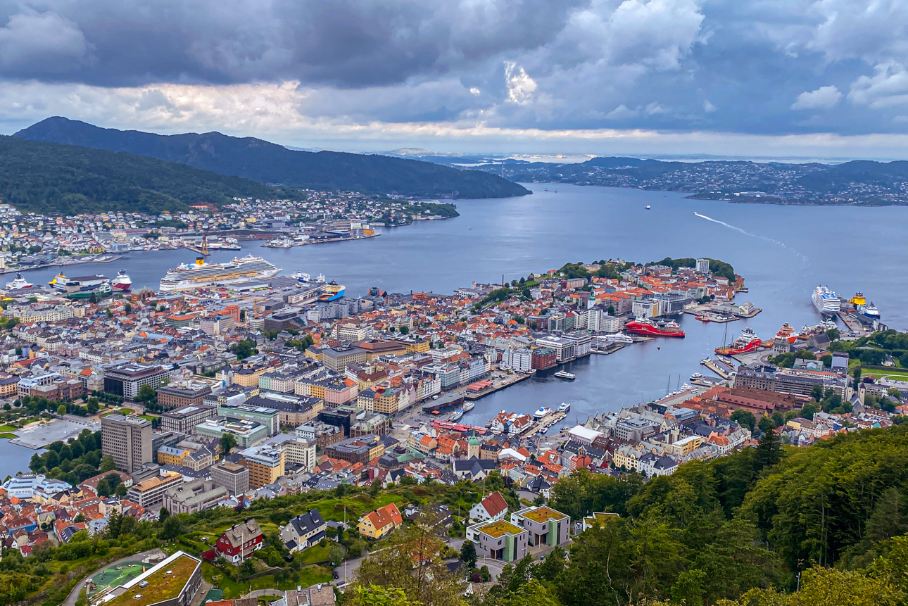 Una vista panoramica di Bergen dal monte Fl&oslash;yen