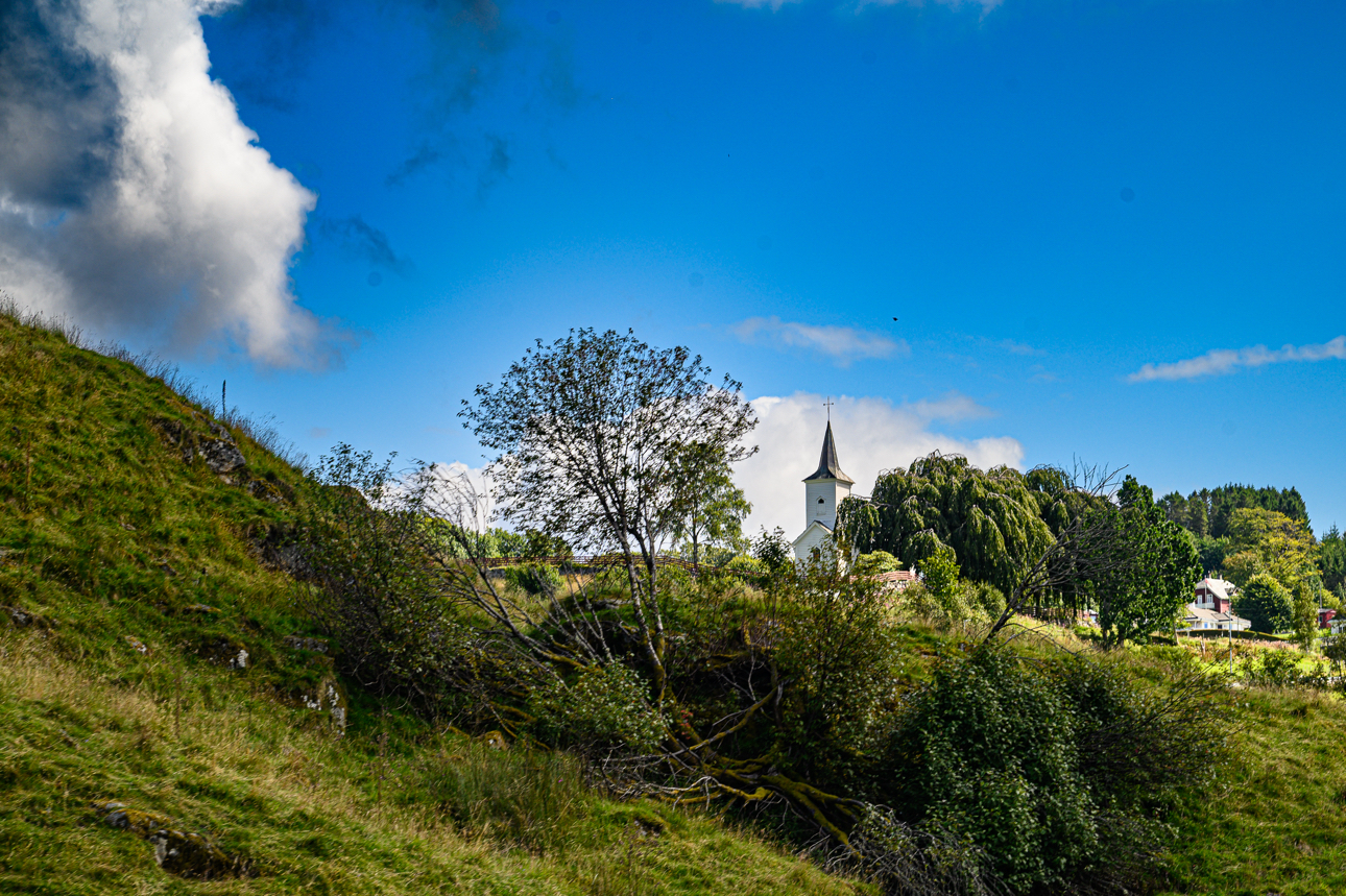 Una tipica chiesa nell'arcipelago del fiordo