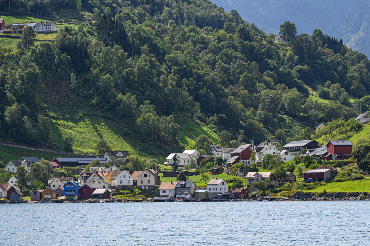 Ci avviciniamo alla nostra meta: il villaggio di Fl&aring;m