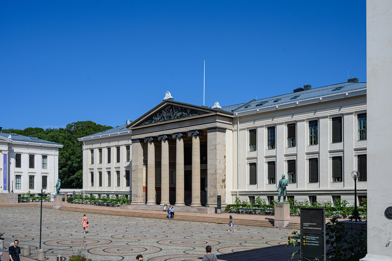 Il Rettorato dell'Universit&ograve;, affrescato, all'interno, da Munch