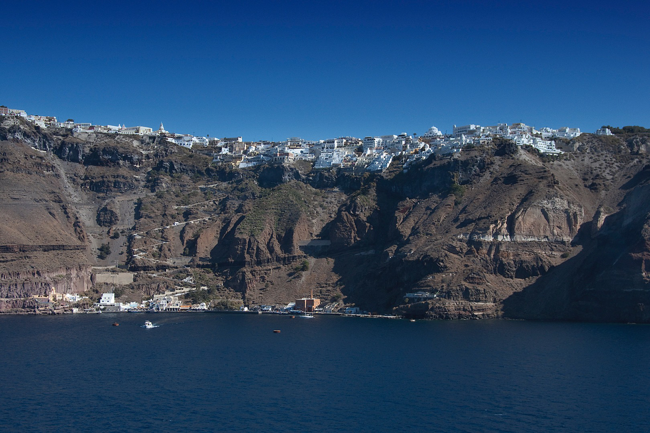 Santorini vista dal mare