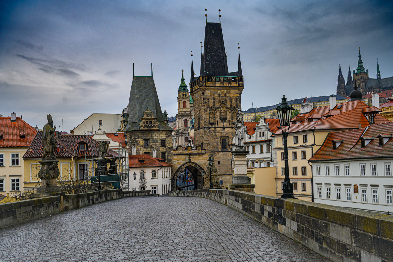 Mal&aacute; Strana (citt&agrave; piccola) vista da Ponte Carlo