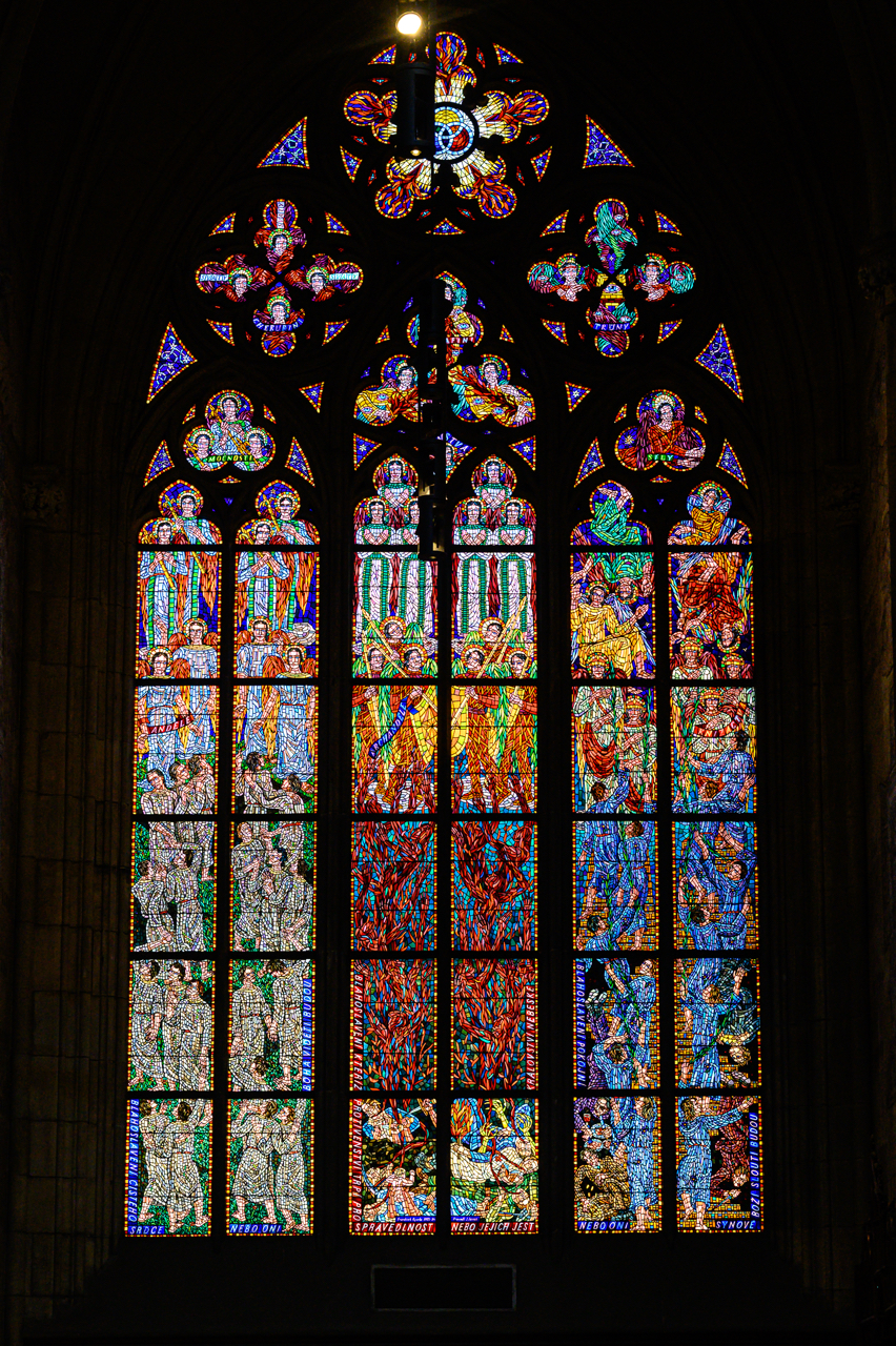 Una delle bellissime vetrate della Cattedrale