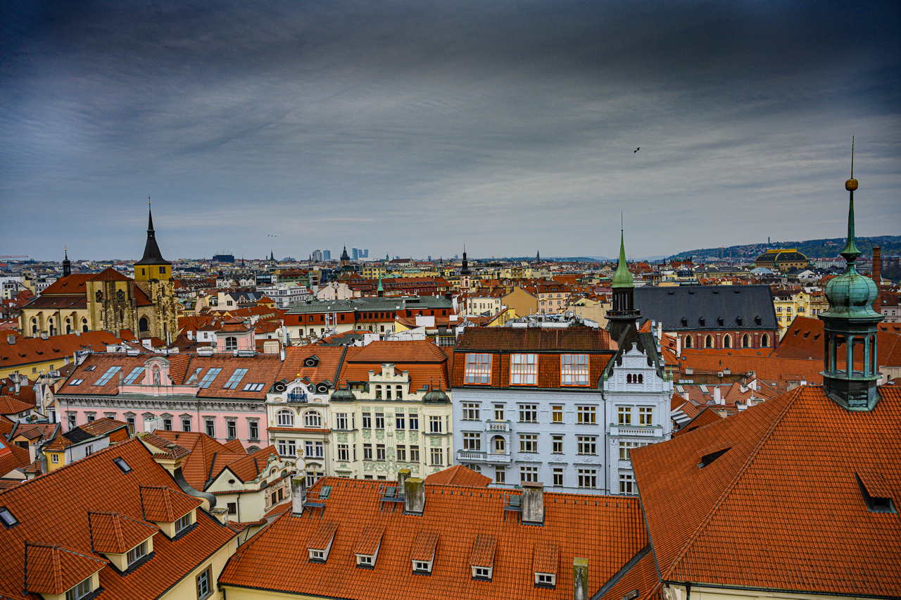 Una vista sui tetti di Praga dalla Torre Astronomica del Clemeninum