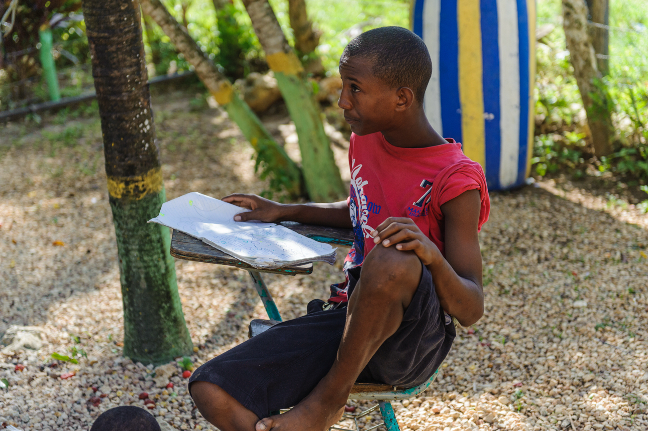 Alunni dell'Esquela Basica Rural Batey Magdalena