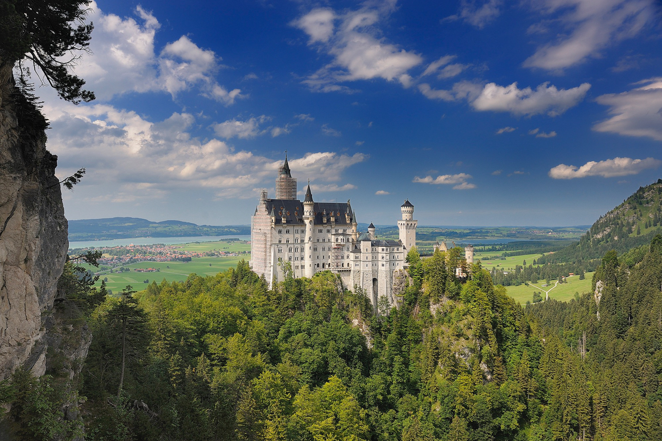 Una panoramica del Castello incantato di Neuschwanstein