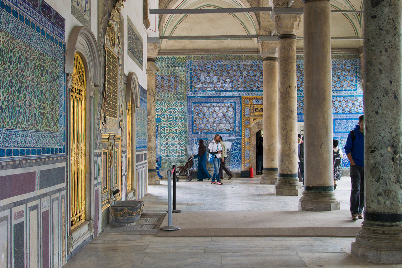 Il portico della Sala della Circoncisione (S&uuml;nnet Odası) nel Quarto Cortile del palazzo