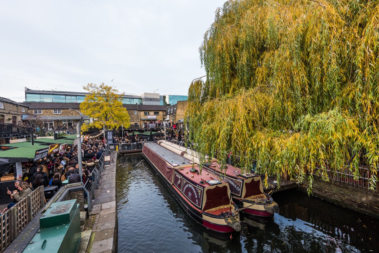 Il Camden Lock il mercato lungo il Regent's Canal