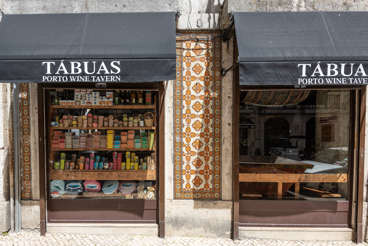 T&aacute;buas Porto Wine Tavern &egrave; un noto locale specializzato in vino Porto e tapas