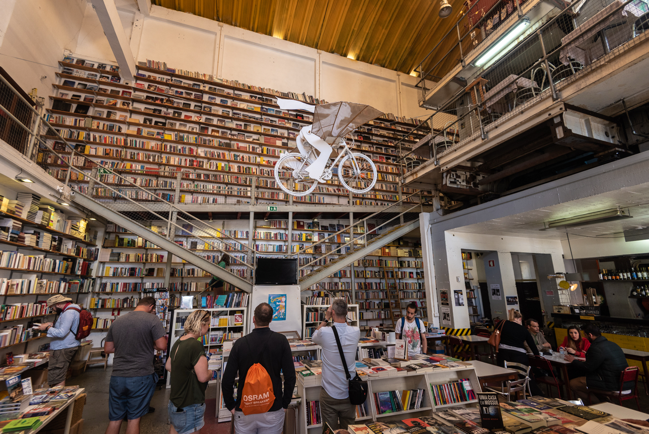 La bellissima e stranissima libreria  