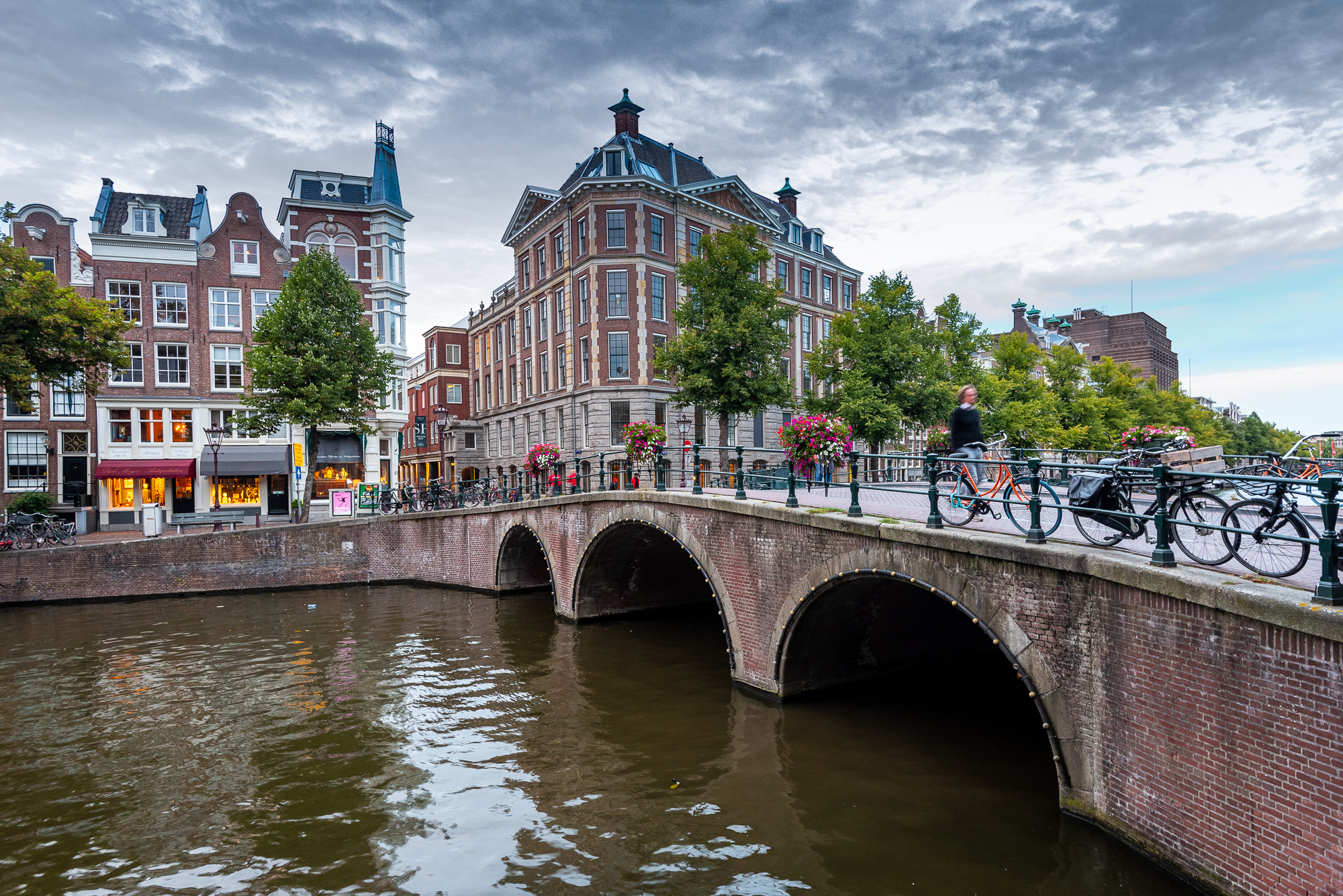 Il canale Keizersgracht e uno tra i pi&ugrave; fotografati ponti di Amsterrdam